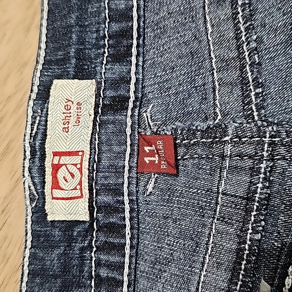 Lei Ashley Lowrise Denim Shorts Size 11 - Picture 6 of 13